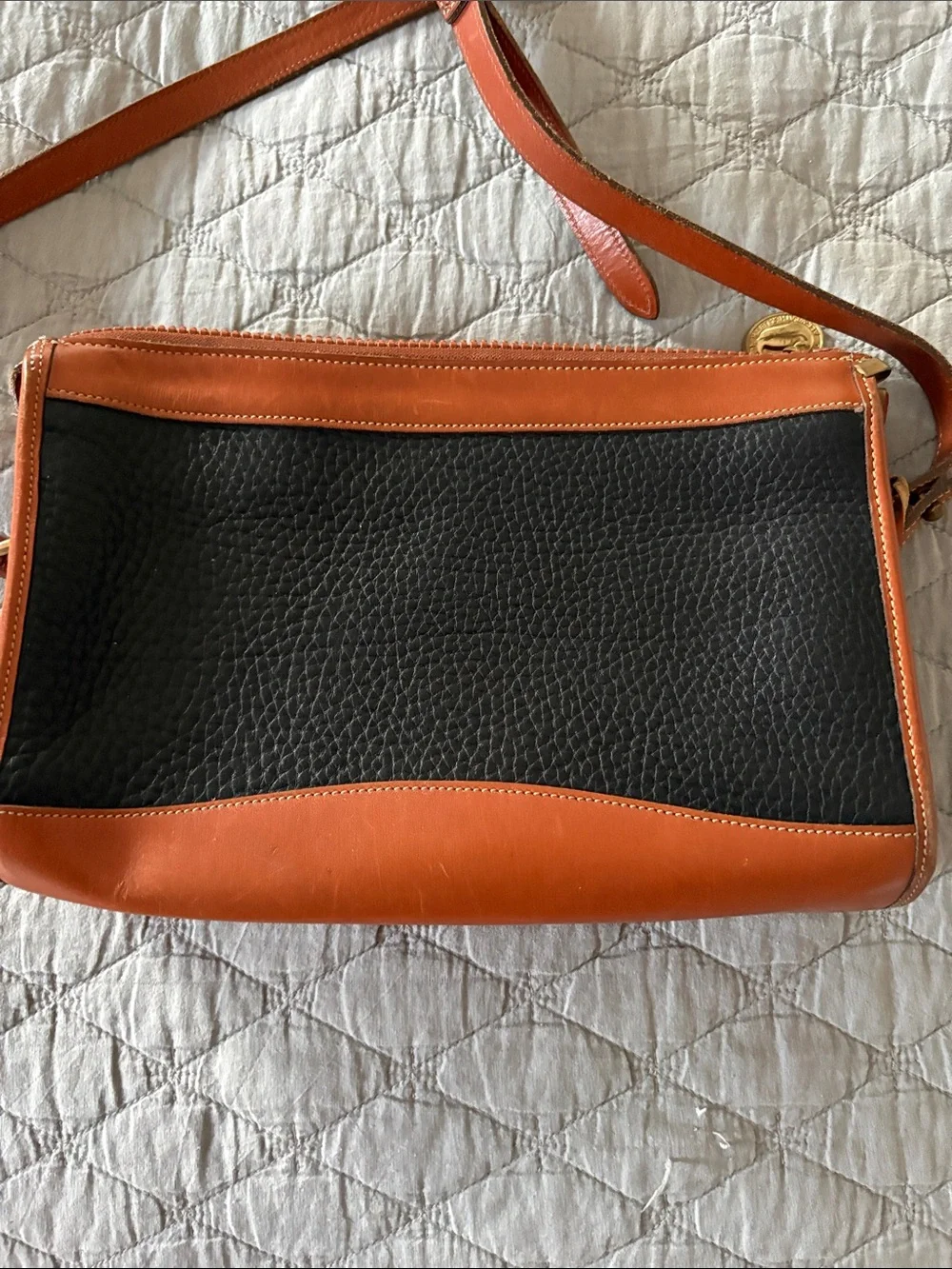 Vintage DOONEY & BOURKE Classic Black Camel Pebble Grain Leather Crossbody Bag